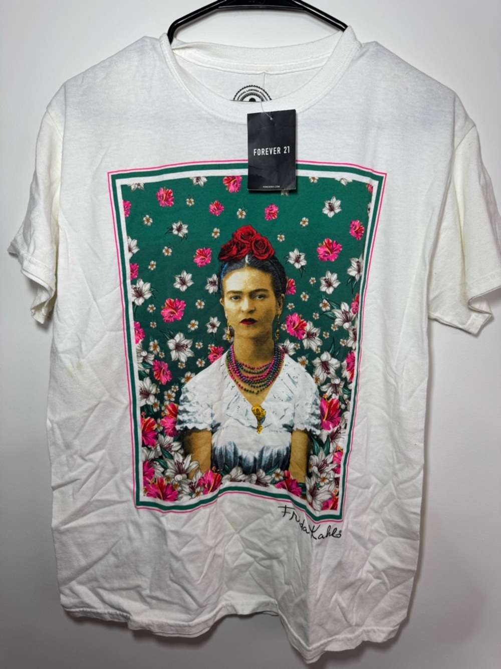 NWT Frida Kahlo Mexican Artist Floral Self Portrait White T Shirt Size Medium